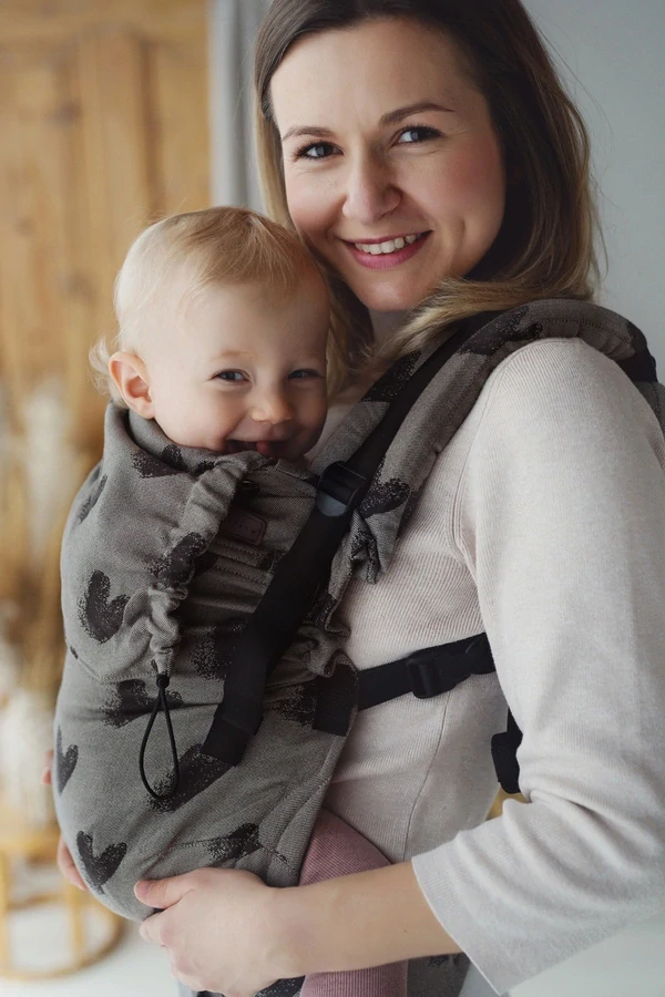Little frog - Prime baby carrier - Cosy Love – Brown Hearts