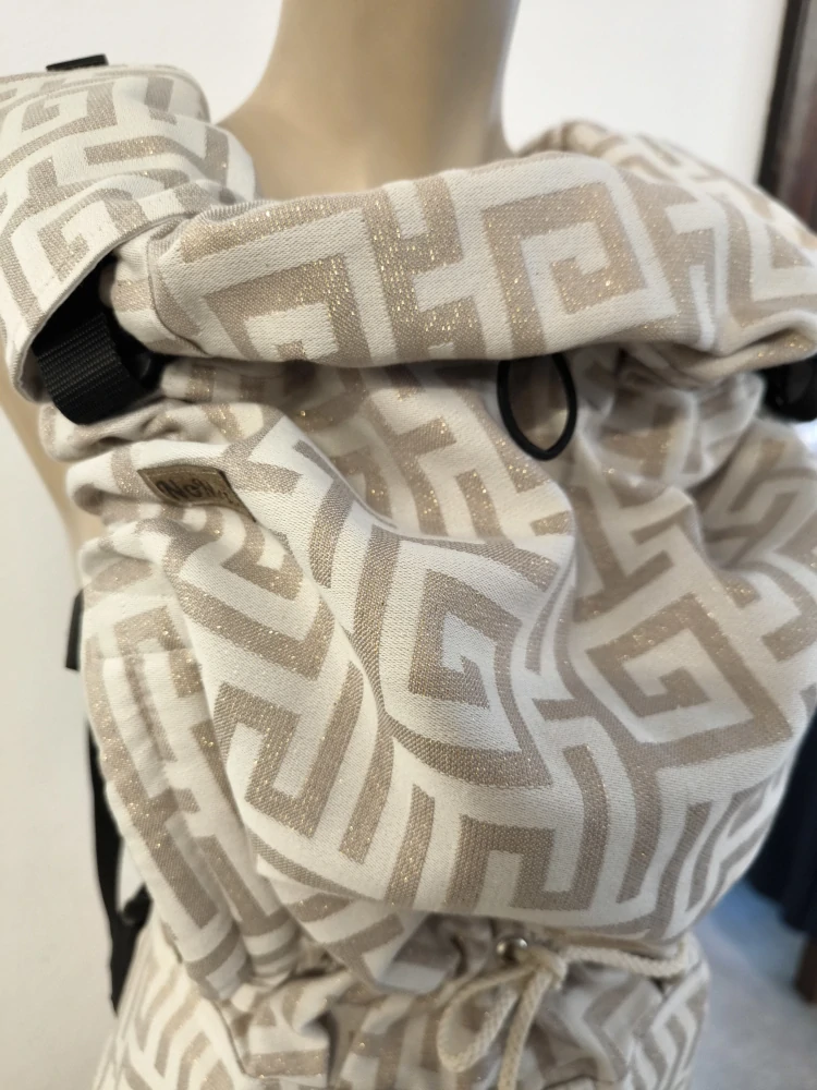 Nosítko NoMa Adapt 2 - Labyrint Beige (lurex)