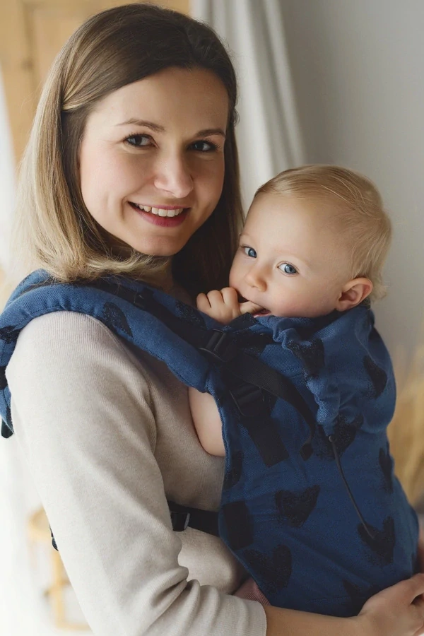 Little frog - Prime baby carrier - Infinity Love – Black Hearts
