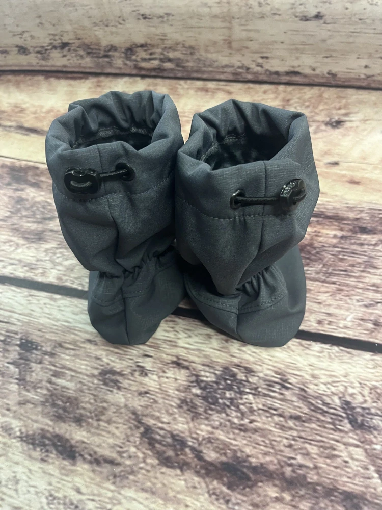 Softshell capáčky MALINKY jaro - tmavě šedá