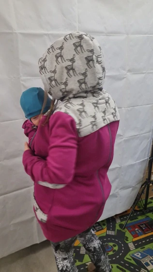 Nosící mikina Moyo Warmkeeper - Tm. růžová/zvířátka
